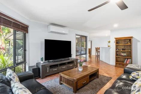 Property photo of 20 Kosrae Street Pacific Pines QLD 4211