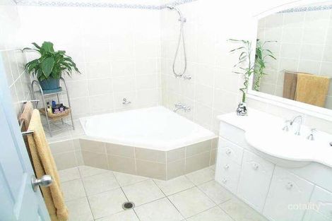 Property photo of 32 Glendale Drive Glendale NSW 2285