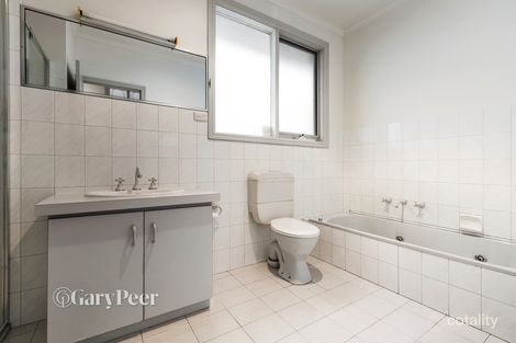 Property photo of 10 Wenden Grove St Kilda East VIC 3183