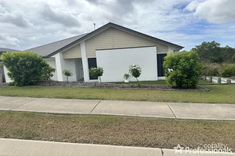 Property photo of 2 Blackbraes Court New Auckland QLD 4680