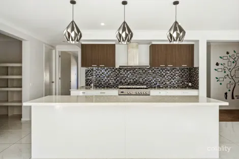 Property photo of 3 Royal Court Shepparton VIC 3630