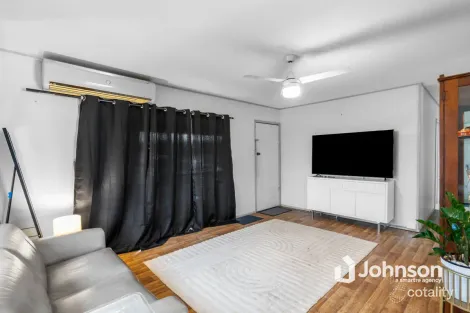 Property photo of 11 Bergins Hill Road Bundamba QLD 4304