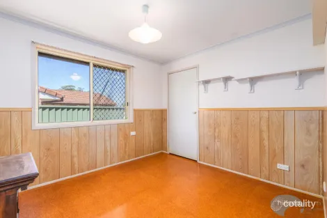 Property photo of 1/4 Robin Joy Close Labrador QLD 4215