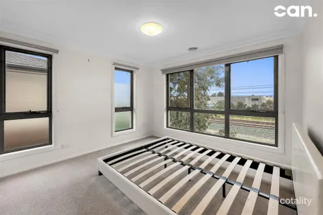 Property photo of 139 Billy Buttons Drive Narre Warren VIC 3805