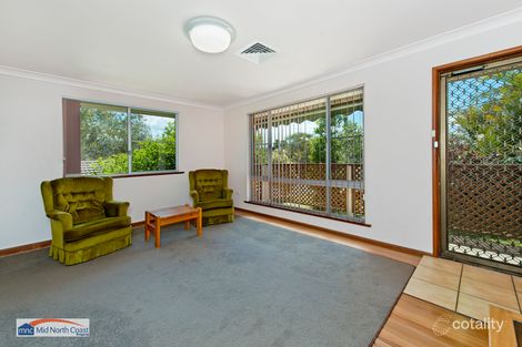 Property photo of 8 Bergalia Crescent Camden Head NSW 2443