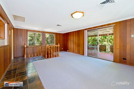 Property photo of 8 Bergalia Crescent Camden Head NSW 2443