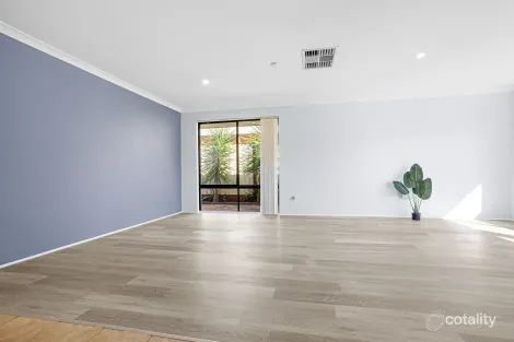 Property photo of 6 Dusenberg Mews Atwell WA 6164