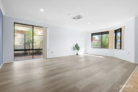 Property photo of 6 Dusenberg Mews Atwell WA 6164