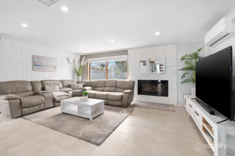 Property photo of 10 Whitfield Court Mill Park VIC 3082