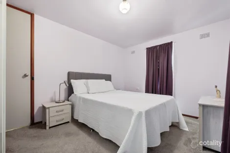 Property photo of 105 Eucalyptus Drive Macquarie Fields NSW 2564