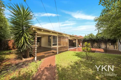 Property photo of 14 Carlsson Court Brooklyn VIC 3012