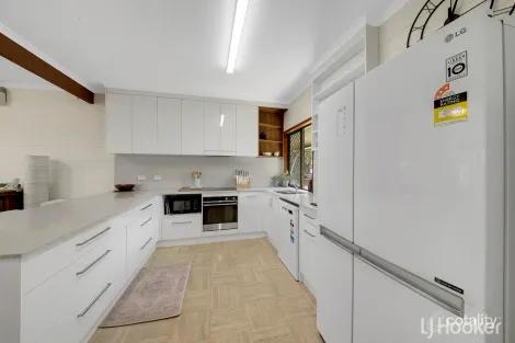 Property photo of 18 Watson Close South Gladstone QLD 4680