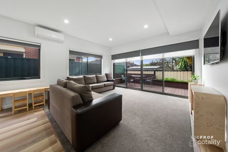 2/44 Avondale Ave, St Albans, VIC 3021