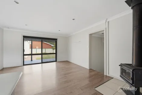 Property photo of 3 Bishop Crescent Armidale NSW 2350