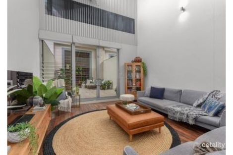 Property photo of 320/50 Macquarie Street Teneriffe QLD 4005