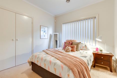 Property photo of 3 Prince Albert Crescent Taylors Lakes VIC 3038