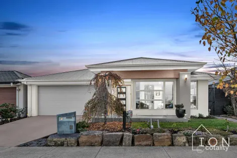 9 Strikeline Cres, Clyde North, VIC 3978