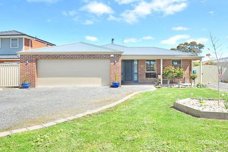 15 Raglan St, Miners Rest, VIC 3352