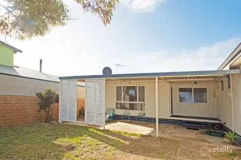 82 Thomas St, Leeman, WA 6514