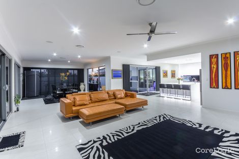 Property photo of 59 The Peninsula Helensvale QLD 4212