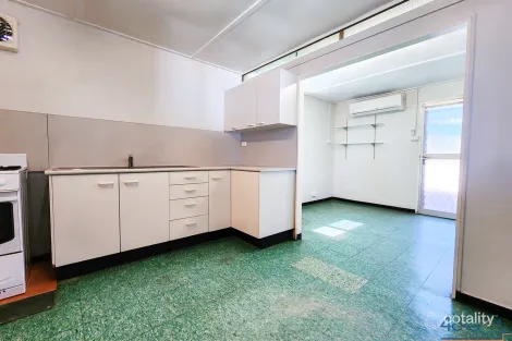 Property photo of 2/177 Miles Street Winston QLD 4825