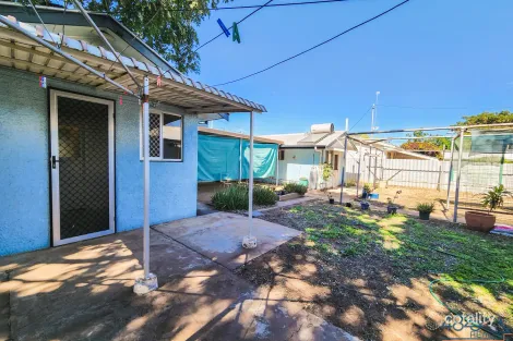 Property photo of 2/177 Miles Street Winston QLD 4825