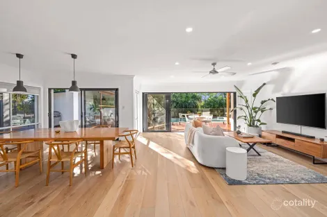 Property photo of 7 River Cove Place Helensvale QLD 4212