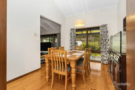 Property photo of 3 Maxwell Crescent Strathdale VIC 3550