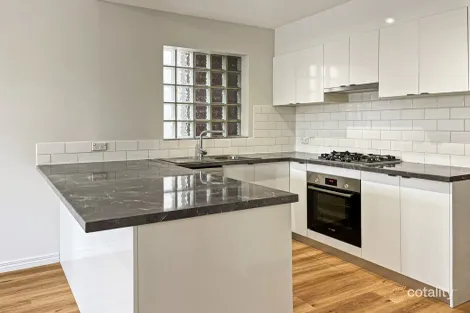 18 Kingfisher Gdns, Brunswick East, VIC 3057