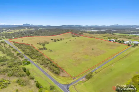 31 Henry St, Emu Park, QLD 4710