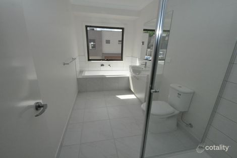 Property photo of 1 Toby Place Mooroolbark VIC 3138