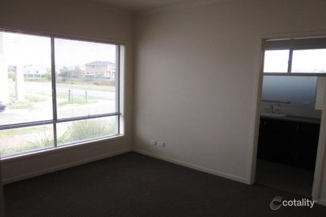 Property photo of 1 Acorn Lane Pakenham VIC 3810