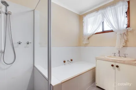 Property photo of 25 Victoria Street Howlong NSW 2643