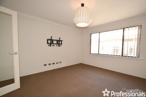 Property photo of 64 Arawatta Loop Madora Bay WA 6210