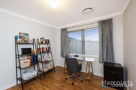 Property photo of 33 Rhoeo Outlook Sinagra WA 6065