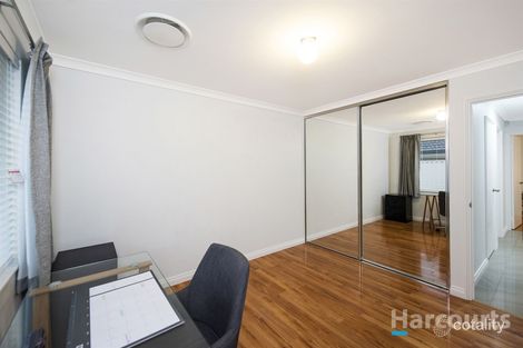 Property photo of 33 Rhoeo Outlook Sinagra WA 6065