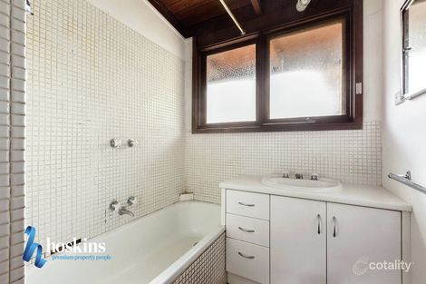 Property photo of 27 Through Road Ringwood North VIC 3134