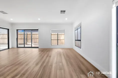 Property photo of 8 Cowwarr Crescent Wollert VIC 3750