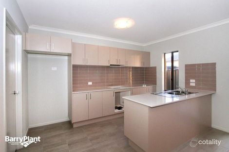 Property photo of 12 Grattan Cove Craigieburn VIC 3064