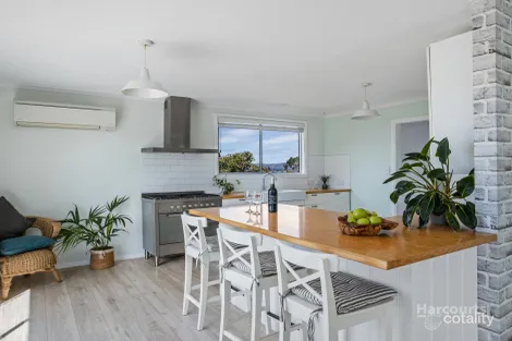 Property photo of 20 Geeves Crescent Midway Point TAS 7171