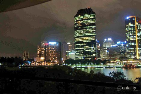 Property photo of 222/36 Macdonald Street Kangaroo Point QLD 4169