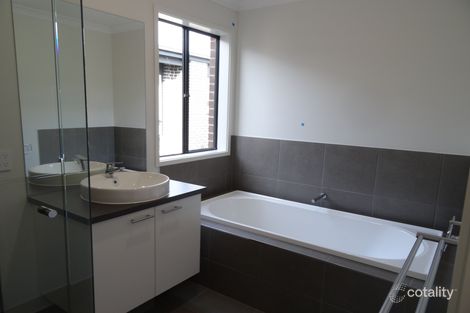 Property photo of 3 Nelson Drive Moe VIC 3825