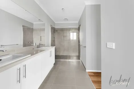 Property photo of 67 Holly Drive Wallan VIC 3756