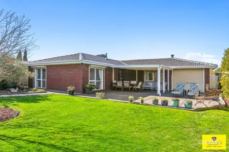 37 Rokeby Cres, Craigieburn, VIC 3064