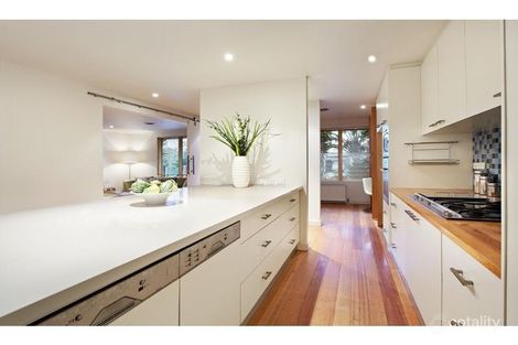 Property photo of 8 Sandridge Avenue Port Melbourne VIC 3207