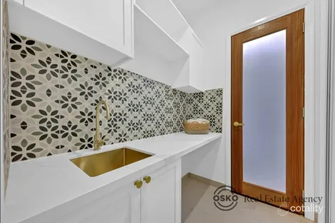 Property photo of 44 Karachi Avenue Mount Cottrell VIC 3024