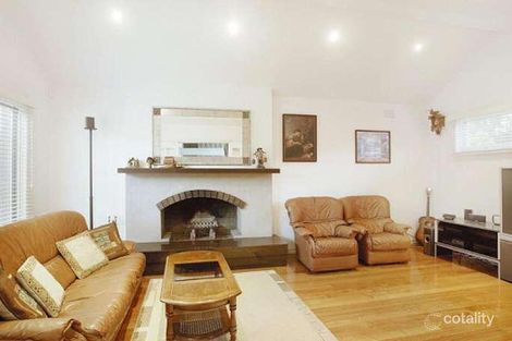 Property photo of 8 St Cuthberts Avenue Dingley Village VIC 3172