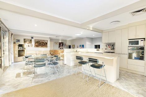 Property photo of 8 Milsom Avenue Templestowe Lower VIC 3107
