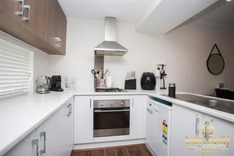 Property photo of 9/10 Pine Court Kelmscott WA 6111