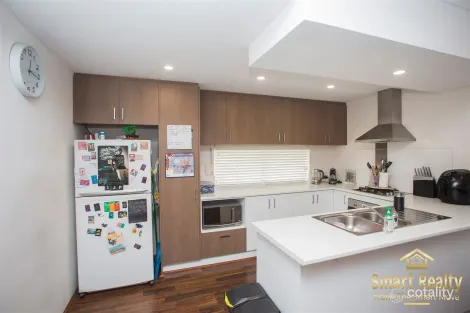 Property photo of 9/10 Pine Court Kelmscott WA 6111